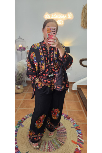 Conjunto azul oscuro bordado