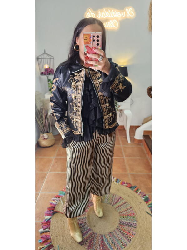 Chaqueta polipiel bordado oro
