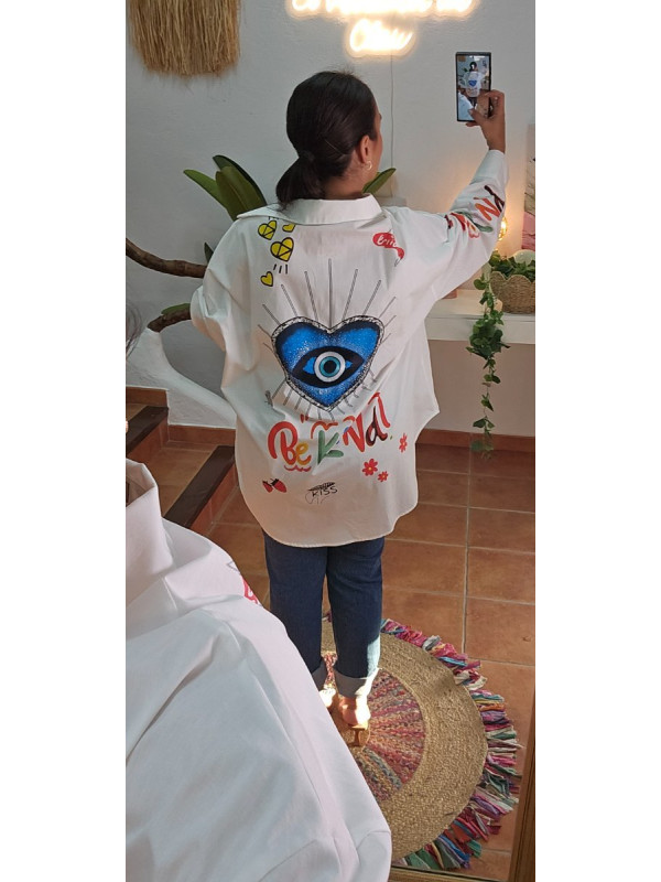 Camisa corazón ojo bordado 