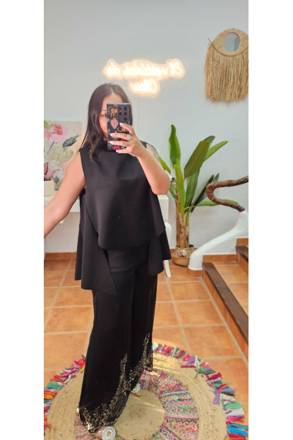 Pantalón negro bajo joya