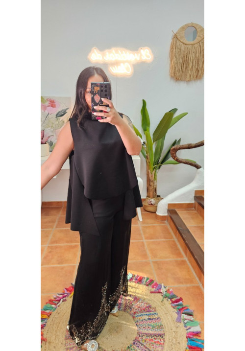 Pantalón negro bajo joya