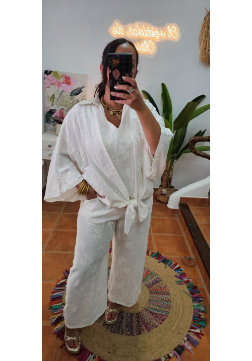 Conjunto oro bordado relieve 