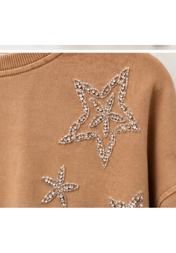 Sudadera camel estrellas joyas 