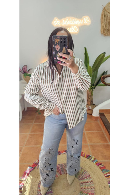 Camisa blonda marron mensaje 