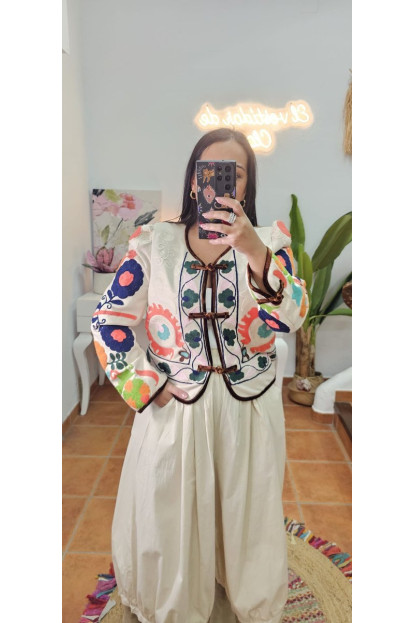 Chaqueta flores bordada terciopelo 
