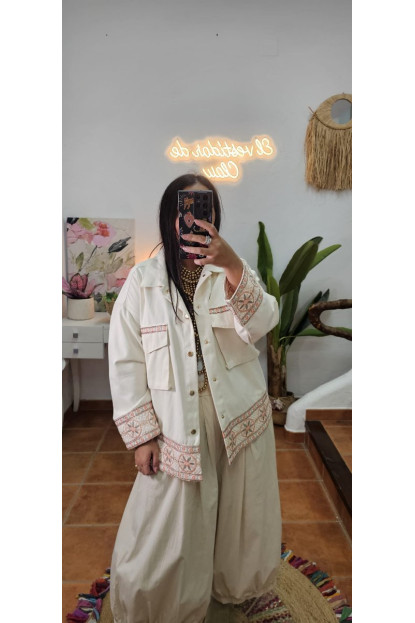 Chaqueta espalda flores oro crudo