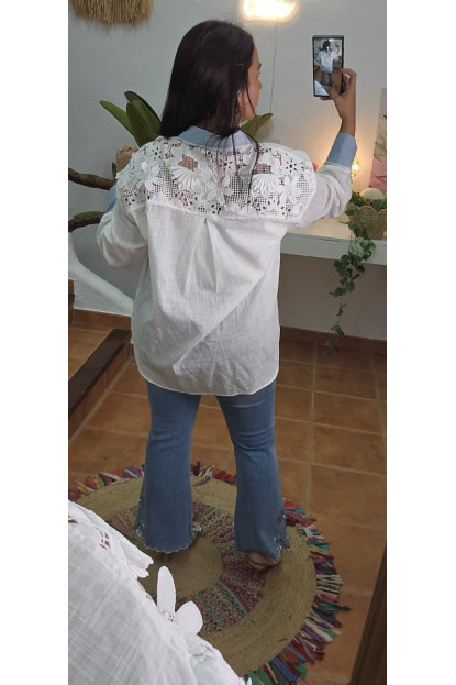 Camisa calado flores denim