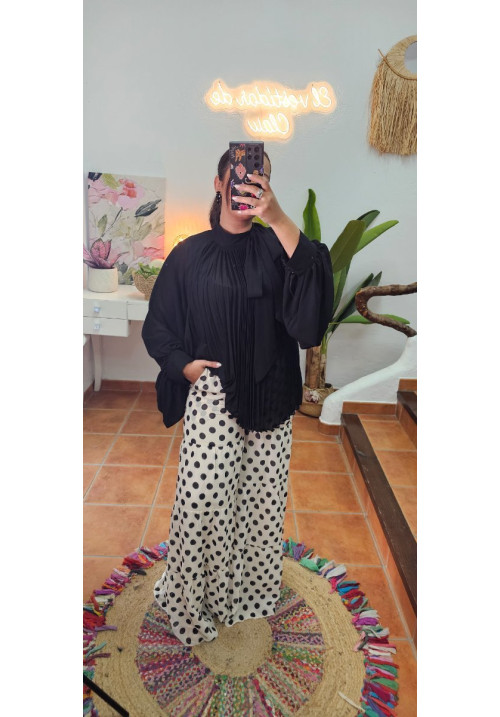 Blusa  negro plisada  cuello 