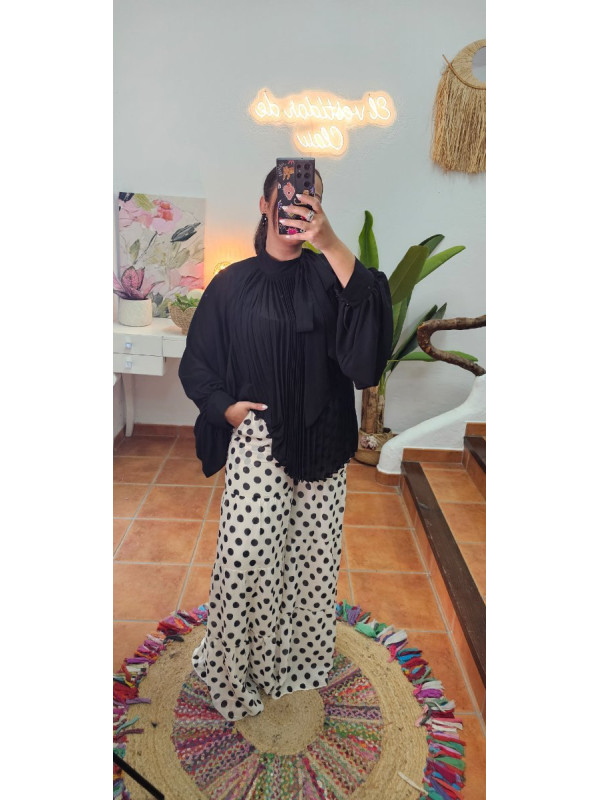 Blusa  negro plisada  cuello 